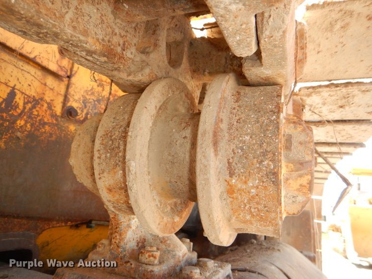 image for item DE3533 1983 John Deere 850 dozer