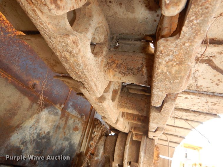 image for item DE3533 1983 John Deere 850 dozer