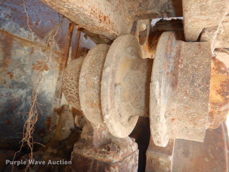 image for item DE3533 1983 John Deere 850 dozer