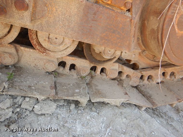 image for item DE3533 1983 John Deere 850 dozer