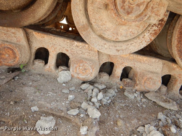 image for item DE3533 1983 John Deere 850 dozer