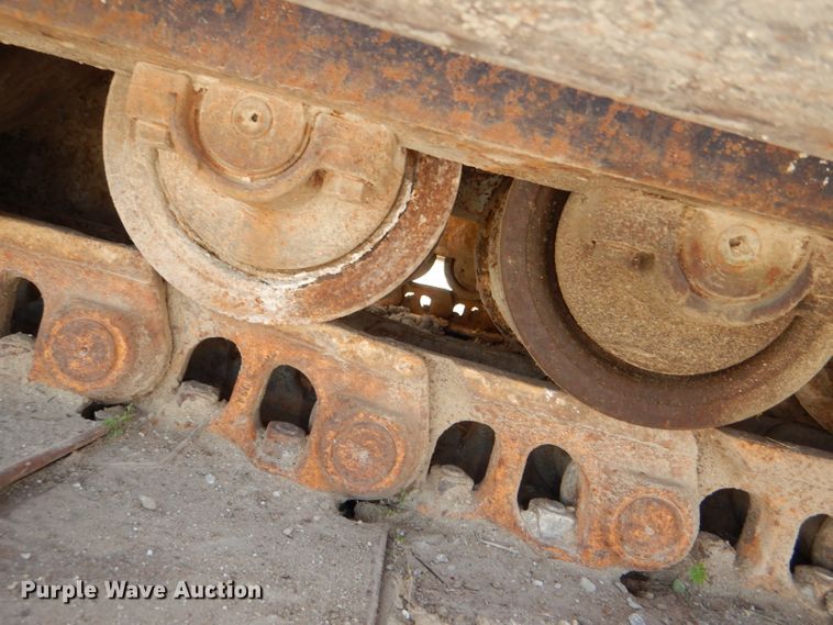 image for item DE3533 1983 John Deere 850 dozer