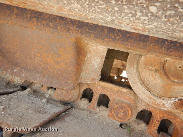 image for item DE3533 1983 John Deere 850 dozer