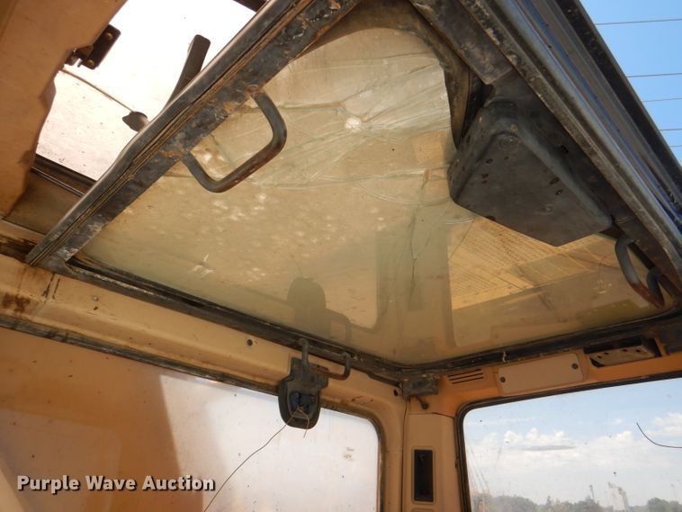 image for item DE3534 1994 Caterpillar 330L excavator