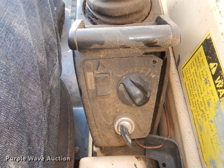 image for item DE3534 1994 Caterpillar 330L excavator