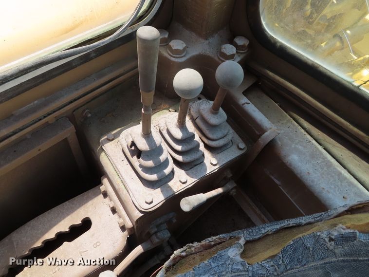 image for item DE3535 1980 Caterpillar 623B elevating scraper