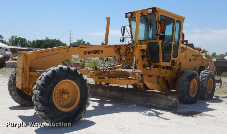 image for item DE3536 1995 Champion 720A Series IV motor grader
