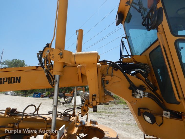 image for item DE3536 1995 Champion 720A Series IV motor grader