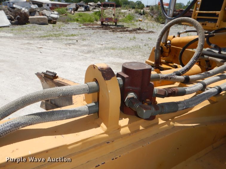 image for item DE3536 1995 Champion 720A Series IV motor grader