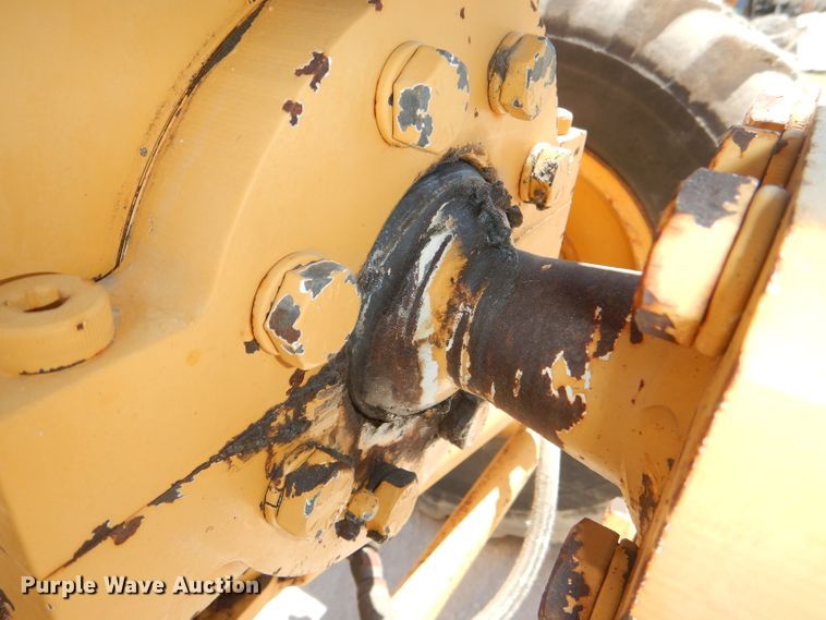 image for item DE3536 1995 Champion 720A Series IV motor grader