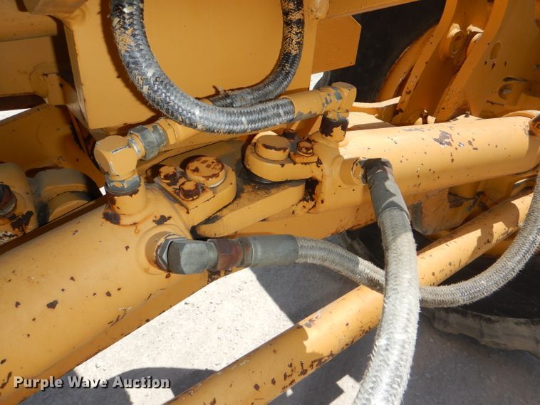 image for item DE3536 1995 Champion 720A Series IV motor grader