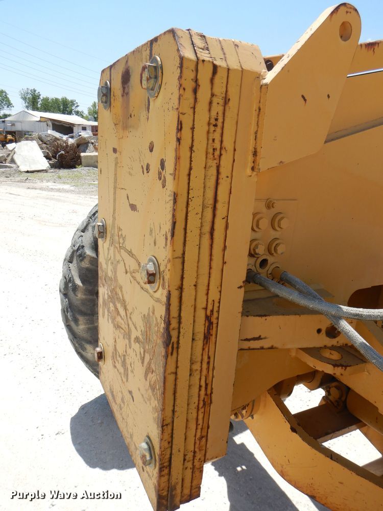 image for item DE3536 1995 Champion 720A Series IV motor grader