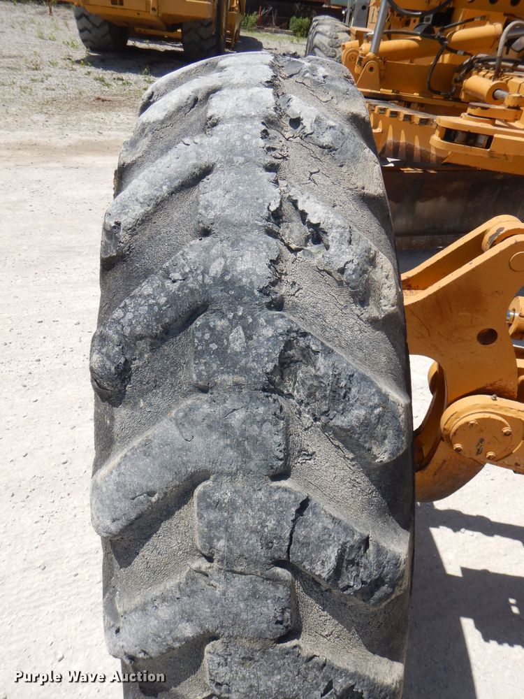 image for item DE3536 1995 Champion 720A Series IV motor grader