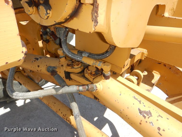 image for item DE3536 1995 Champion 720A Series IV motor grader