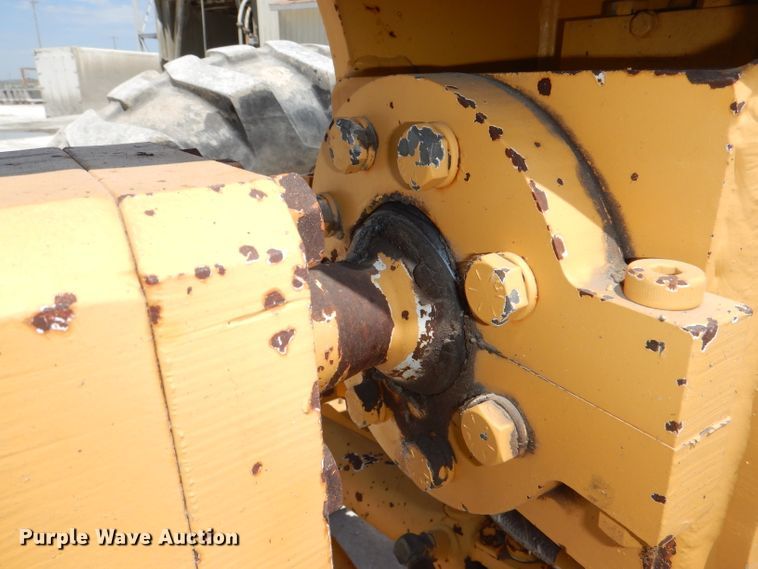 image for item DE3536 1995 Champion 720A Series IV motor grader