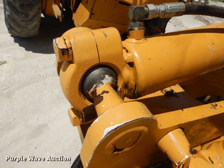 image for item DE3536 1995 Champion 720A Series IV motor grader