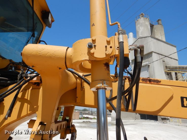 image for item DE3536 1995 Champion 720A Series IV motor grader