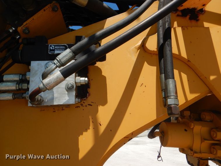 image for item DE3536 1995 Champion 720A Series IV motor grader