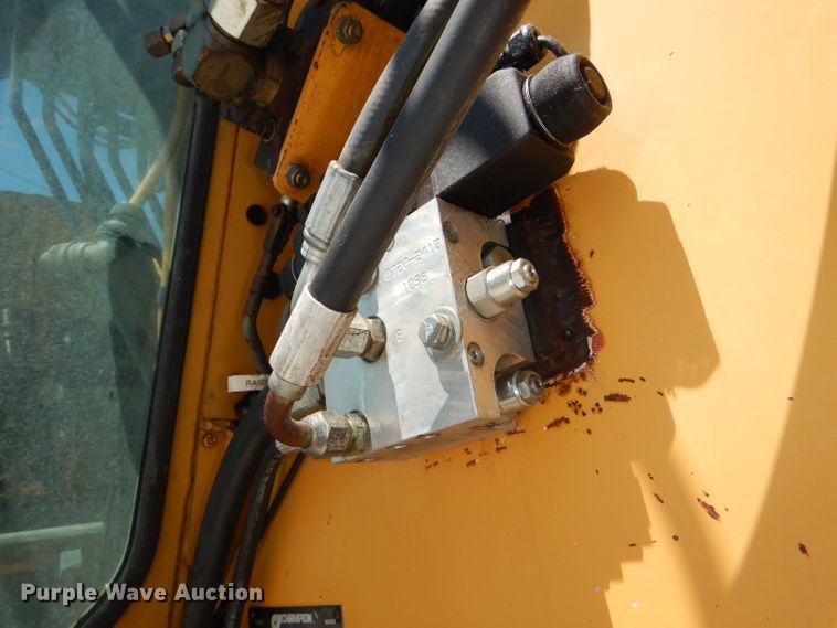 image for item DE3536 1995 Champion 720A Series IV motor grader