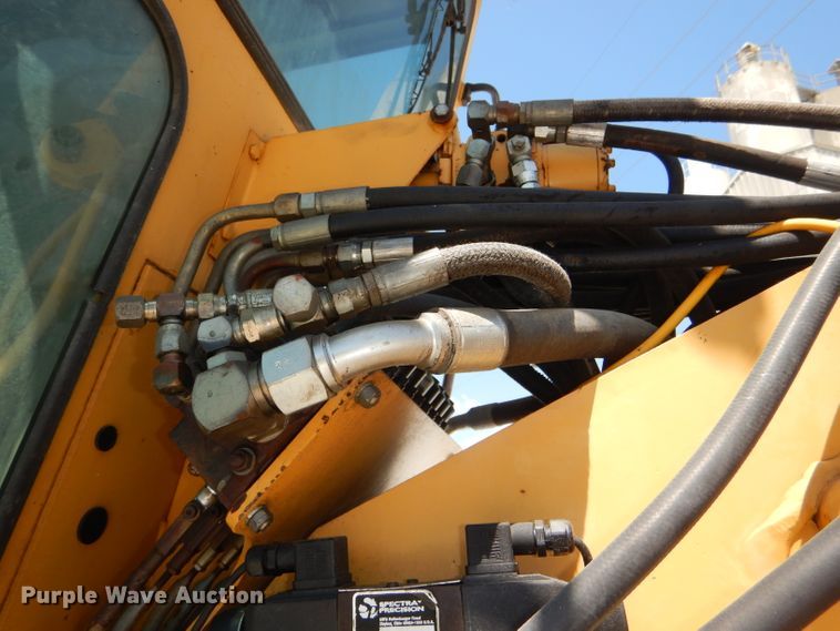 image for item DE3536 1995 Champion 720A Series IV motor grader