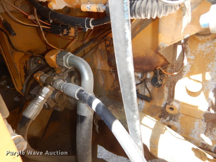 image for item DE3536 1995 Champion 720A Series IV motor grader