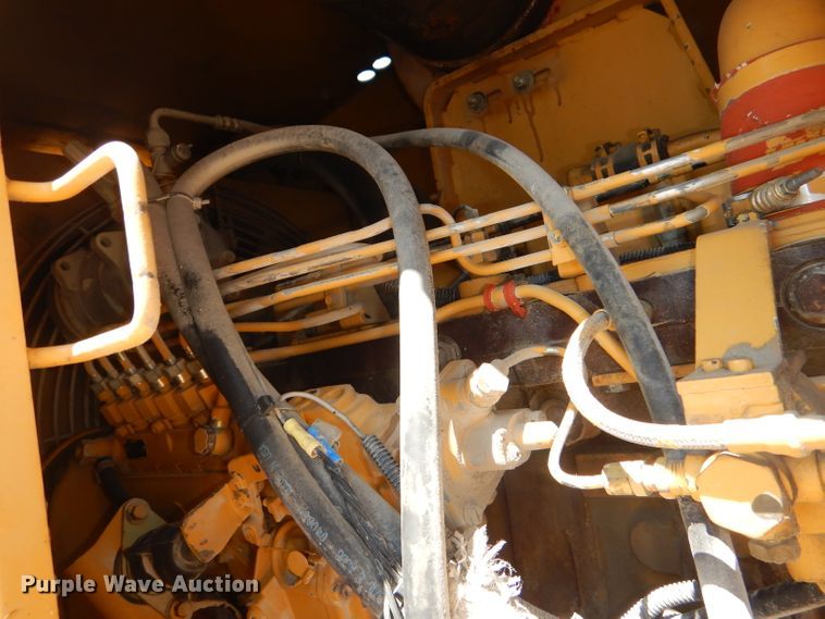 image for item DE3536 1995 Champion 720A Series IV motor grader