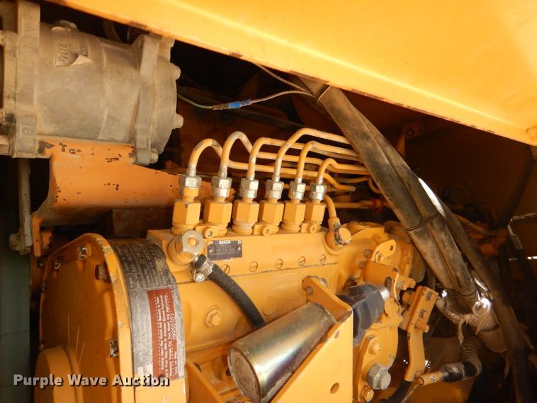 image for item DE3536 1995 Champion 720A Series IV motor grader