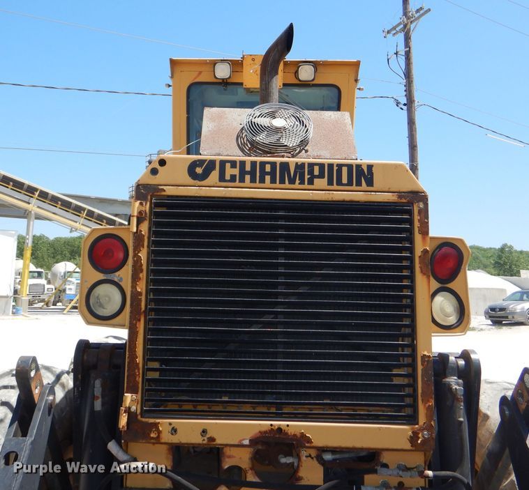 image for item DE3536 1995 Champion 720A Series IV motor grader