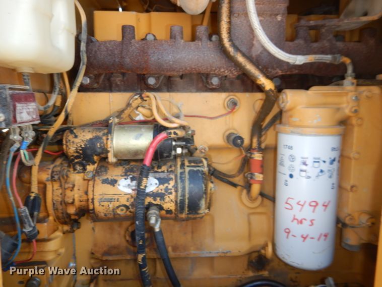 image for item DE3536 1995 Champion 720A Series IV motor grader