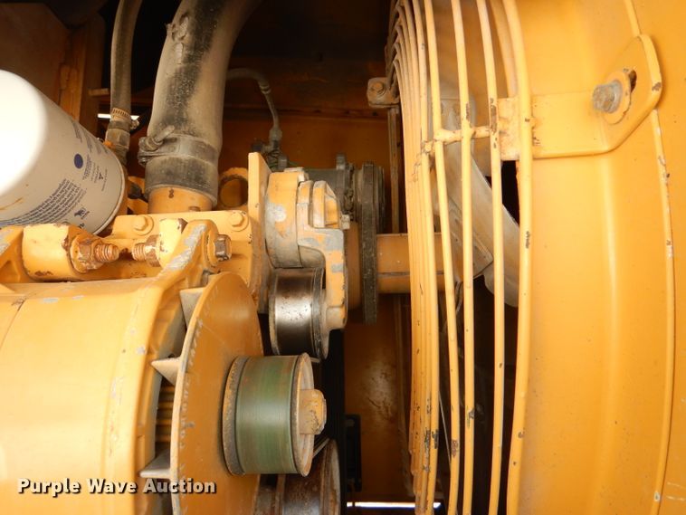 image for item DE3536 1995 Champion 720A Series IV motor grader