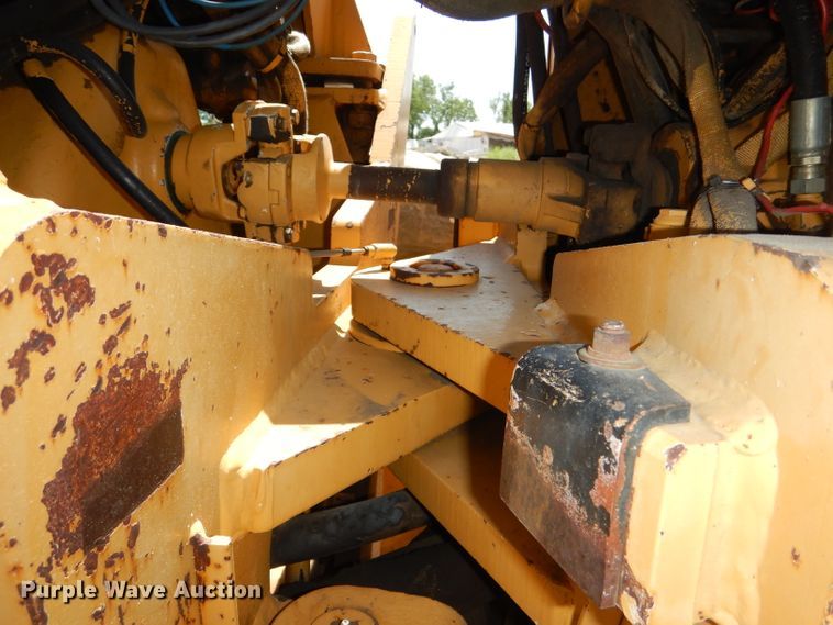 image for item DE3536 1995 Champion 720A Series IV motor grader