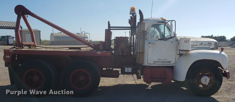 image for item DE3991 1965 Mack P61ST winch truck