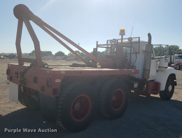 image for item DE3991 1965 Mack P61ST winch truck