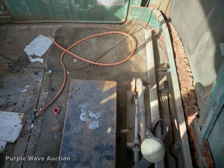 image for item DE3991 1965 Mack P61ST winch truck