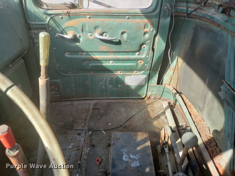 image for item DE3991 1965 Mack P61ST winch truck