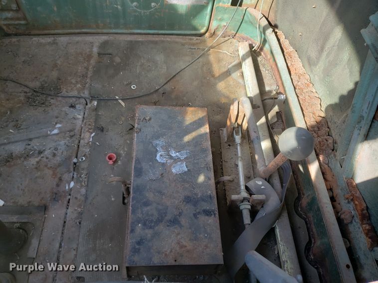 image for item DE3991 1965 Mack P61ST winch truck