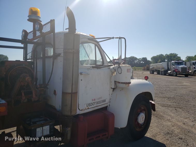 image for item DE3991 1965 Mack P61ST winch truck