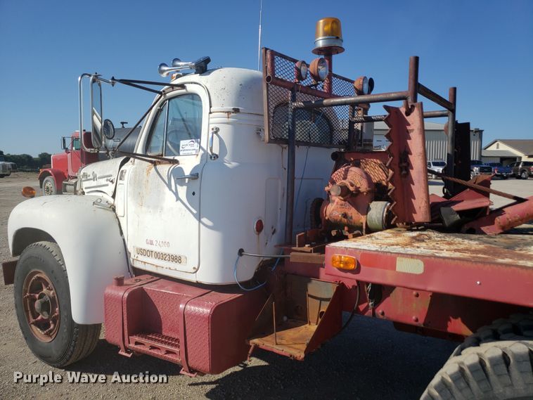 image for item DE3991 1965 Mack P61ST winch truck