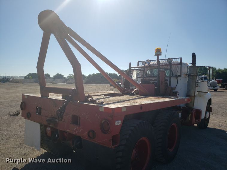 image for item DE3991 1965 Mack P61ST winch truck