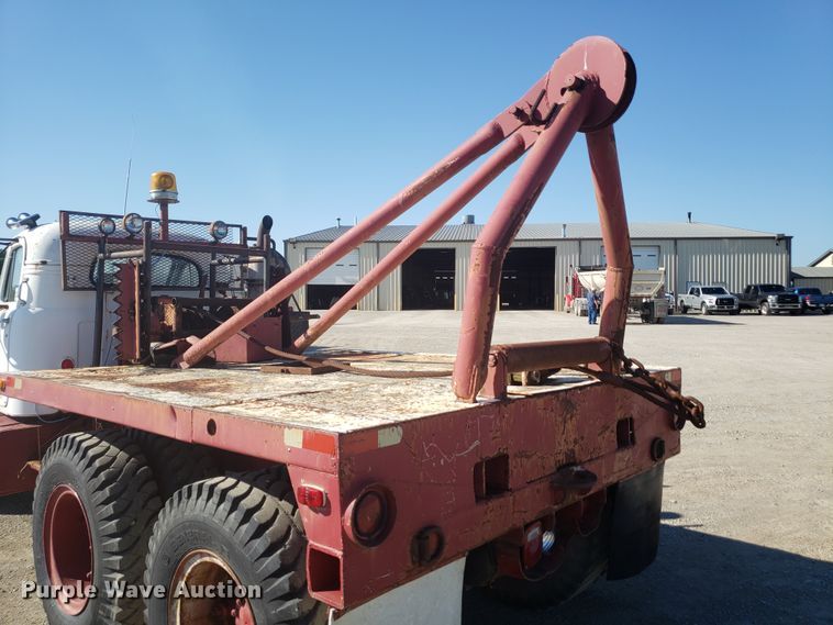 image for item DE3991 1965 Mack P61ST winch truck