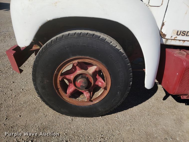 image for item DE3991 1965 Mack P61ST winch truck