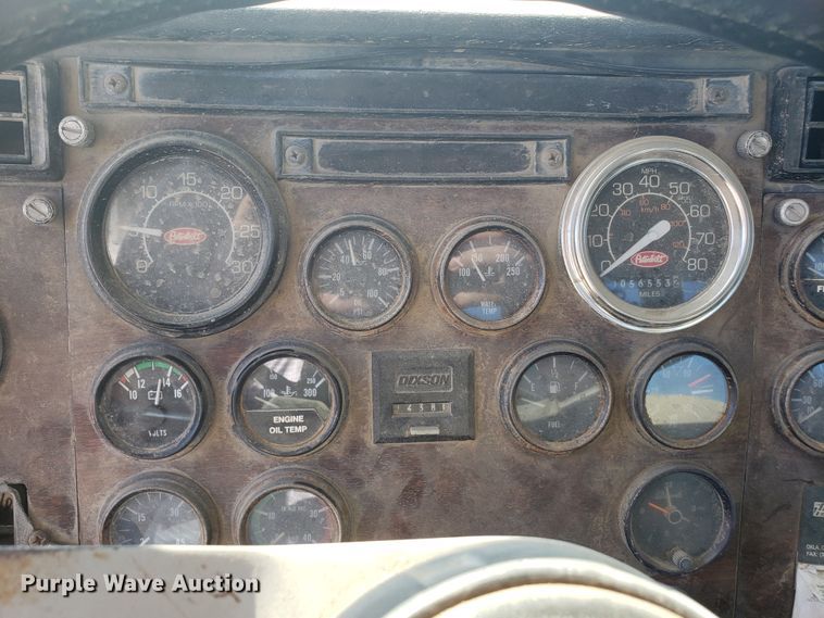 image for item DE3992 1987 Peterbilt 379 tank truck