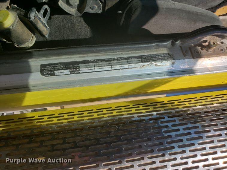 image for item DE3992 1987 Peterbilt 379 tank truck