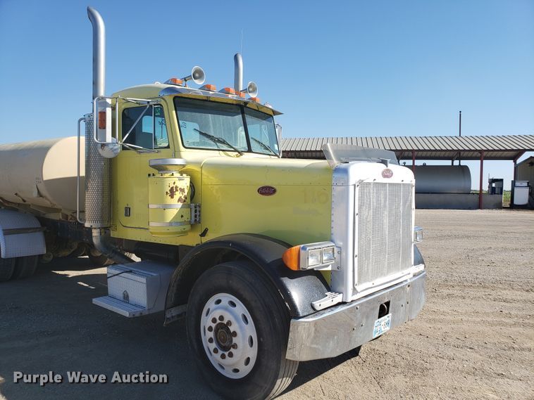 image for item DE3992 1987 Peterbilt 379 tank truck