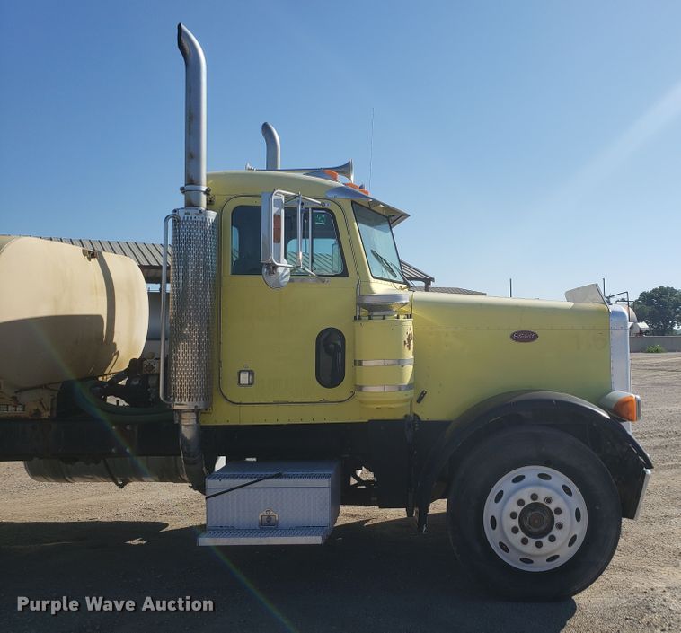 image for item DE3992 1987 Peterbilt 379 tank truck