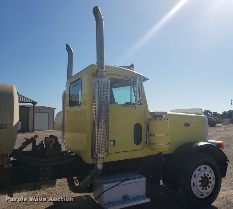 image for item DE3992 1987 Peterbilt 379 tank truck