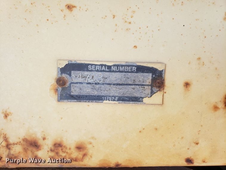 image for item DE3992 1987 Peterbilt 379 tank truck