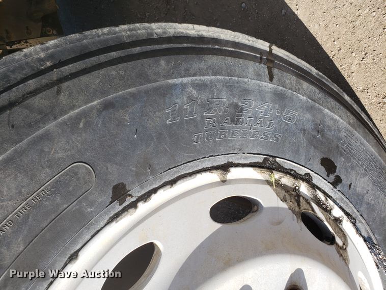 image for item DE3992 1987 Peterbilt 379 tank truck