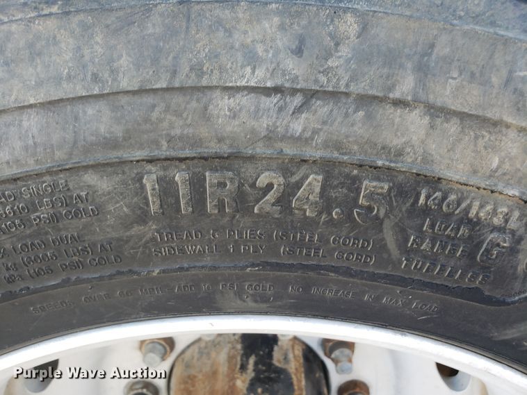 image for item DE3992 1987 Peterbilt 379 tank truck