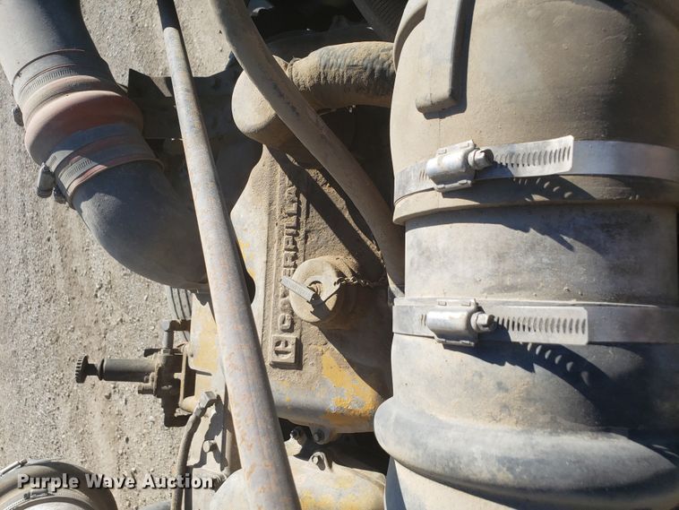 image for item DE3992 1987 Peterbilt 379 tank truck